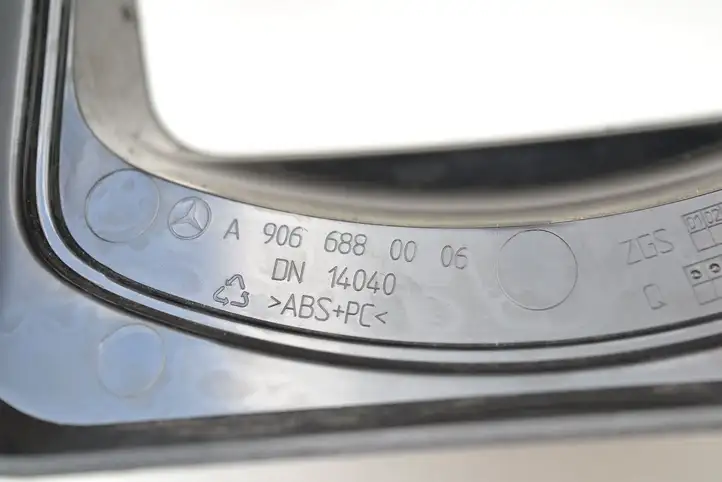 Mercedes-Benz Sprinter W906 (2006 - 2018) A9066880006 Обшивка рулевой колонки — фото 4