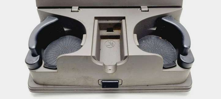 Dodge Ram (2001 - 2008)  11719 Передний держатель чашки