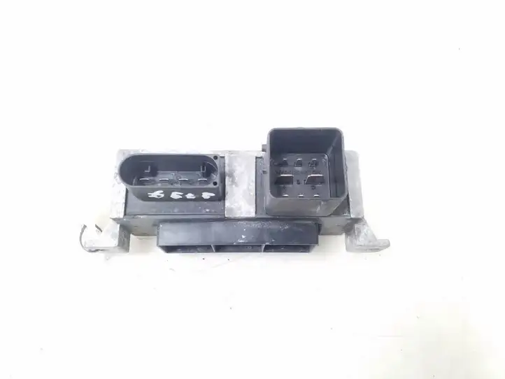 Nissan Juke I F15 (2010 - 2018) 8200558438-A Реле накала свечей — фото 2
