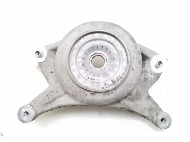 Audi A4 S4 B8 8K (2007 - 2011) 8K0412384F Нижний кронштейн амортизатора — фото 1
