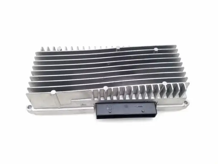 Audi A4 S4 B8 8K (2007 - 2011) 8R0035223F Усилитель звука — фото 1