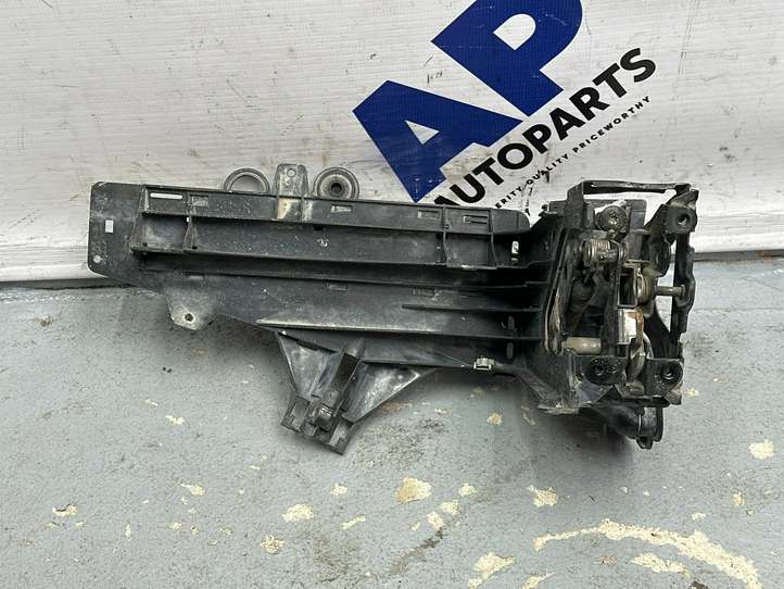 BMW 7 F01 F02 F03 F04 (2008 - 2016)  5164718416010 Боковая часть панели радиаторов (телевизора)