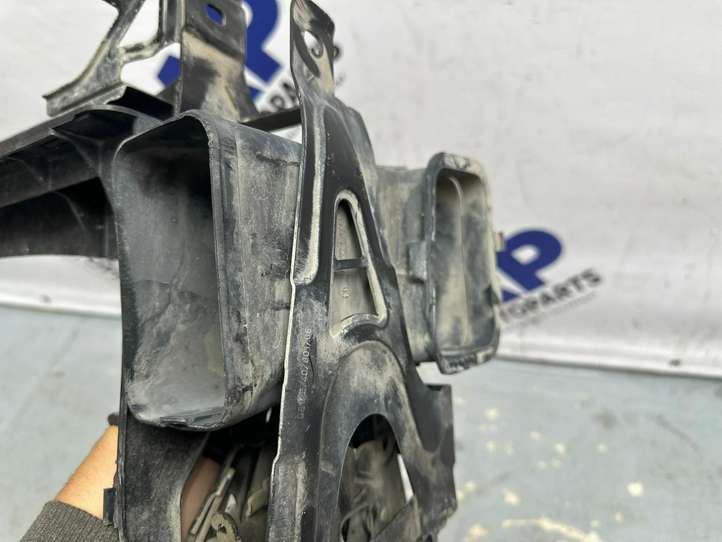 BMW 7 F01 F02 F03 F04 (2008 - 2016)  5164718416010 Боковая часть панели радиаторов (телевизора)