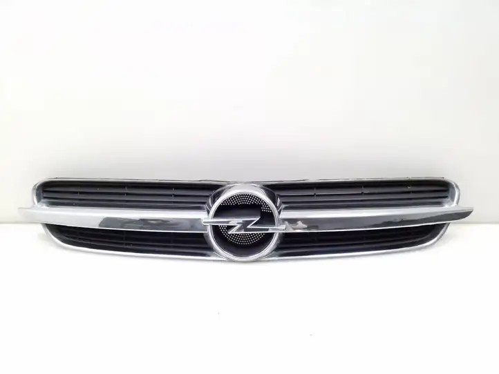 Opel Vectra C (2002 - 2005) 13106812 Передняя решетка — фото 1