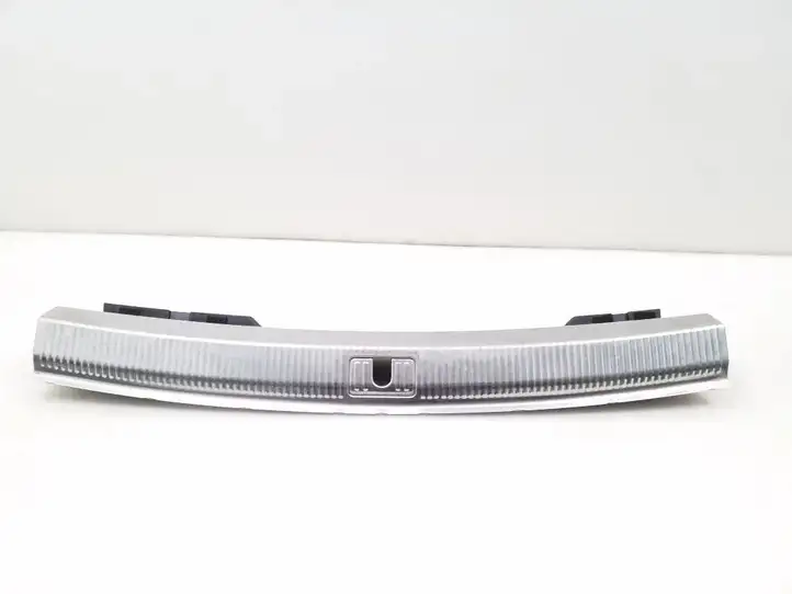 Audi A4 S4 B8 8K (2007 - 2011) 8K9864483A Отделка порога багажника — фото 1