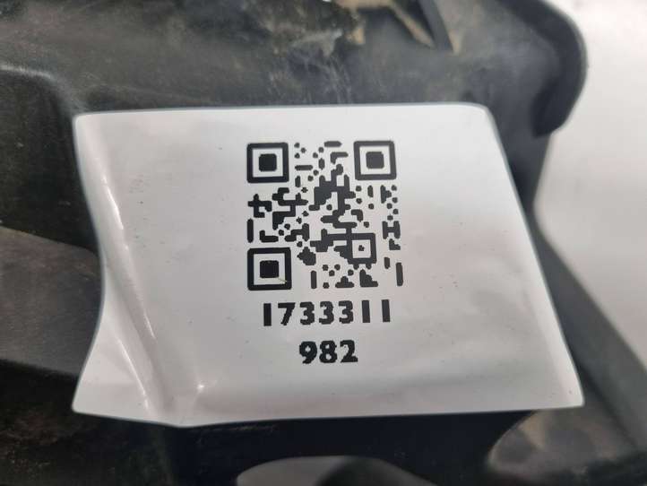Porsche Taycan 9J1 (2019 - )  9J0807017  Держатель заднего бампера (кронштейн)