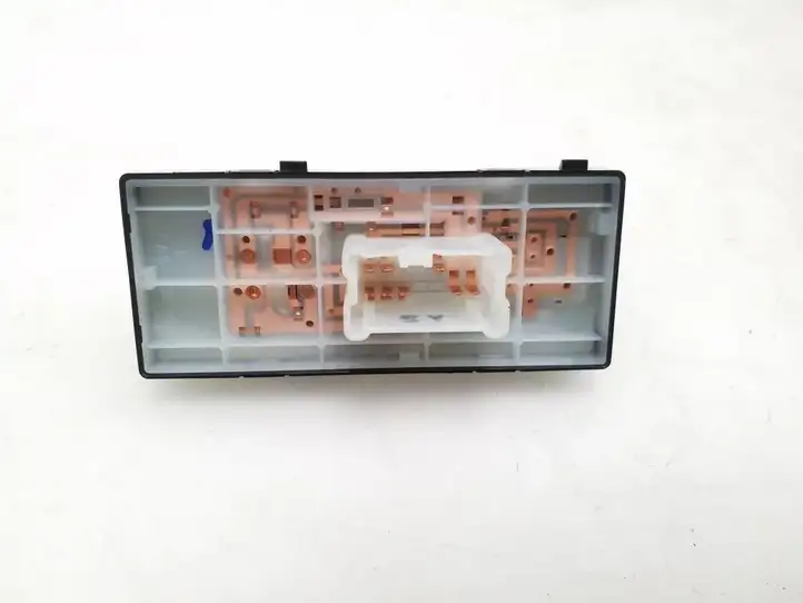 Nissan Qashqai (2013 - 2017) Кнопка стеклоподъемников — фото 2