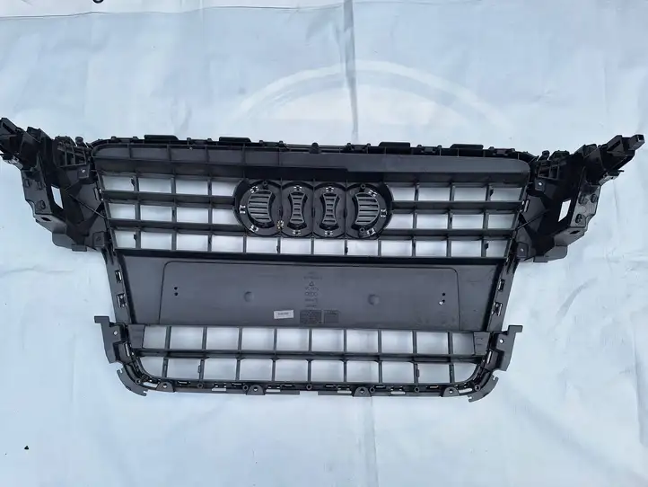 Audi A5 8T 8F (2007 - 2011) 8T0853651E Верхняя решетка радиатора — фото 2