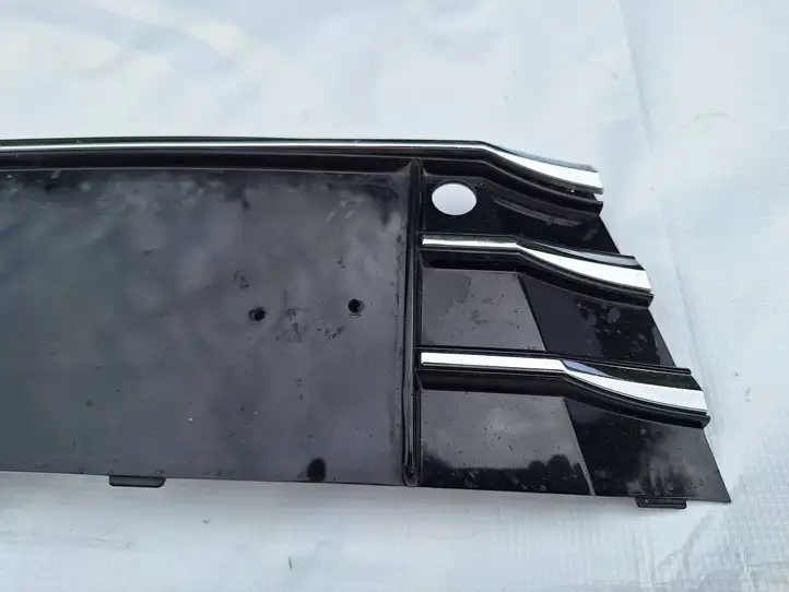 Audi A7 S7 4G (2010 - 2014) 4G8807285 Рамка номера — фото 8