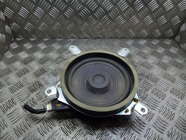 Lexus IS 220 (2005 - 2010)  8616053300 Громкоговоритель (громкоговорители) в заднем подоконнике