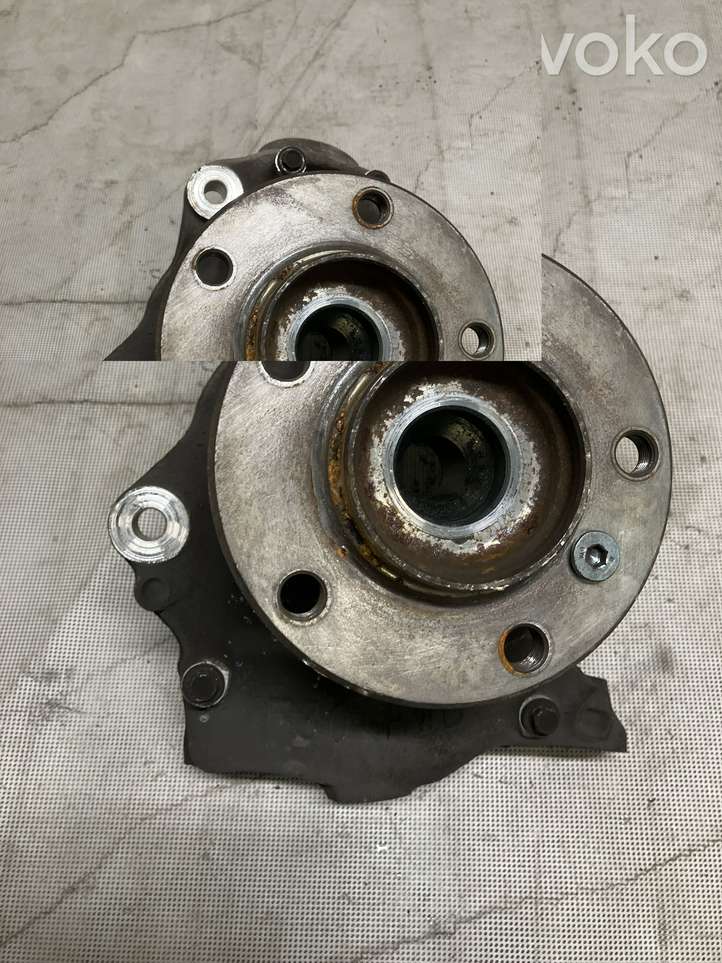 BMW 3 F30 F35 F31 (2012 - 2018)  6853820 Передний поворотный кулак (ступица, цапфа)