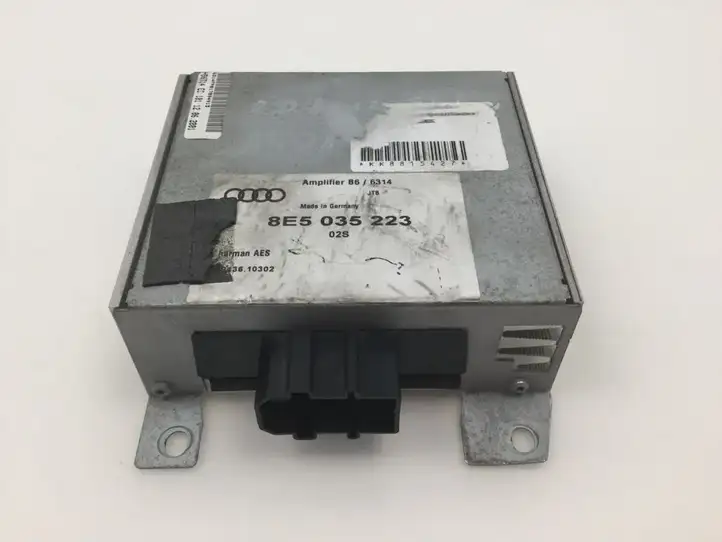 Audi A4 S4 B6 8E 8H (2000 - 2006) 8E5035223 Усилитель звука — фото 1