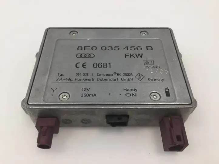 Audi A4 S4 B7 8E 8H (2004 - 2009) 8E0035456B Усилитель антенны — фото 1