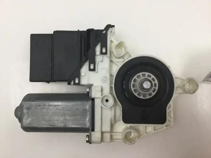 Volkswagen Golf IV (1998 - 2005) 1C0959811A Стеклоподъемник задней двери — фото 1