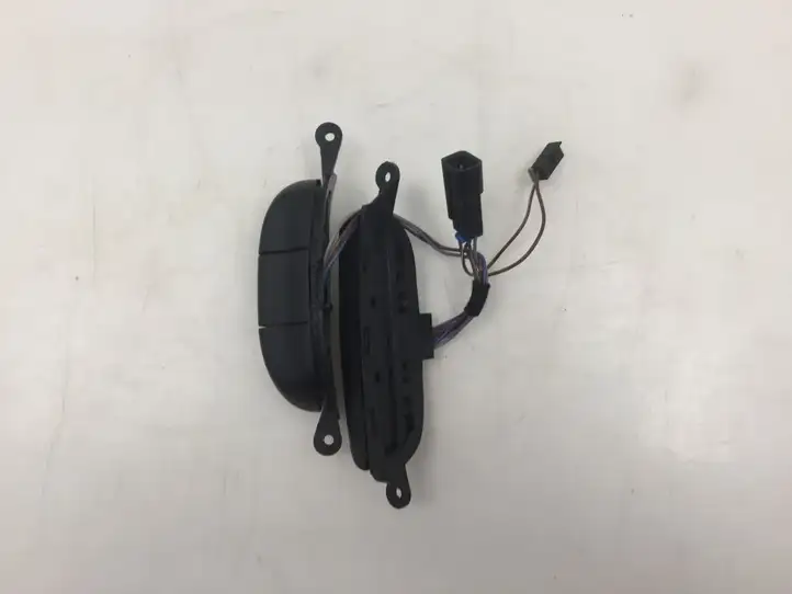 Opel Zafira A (1999 - 2003) 90561159 Кнопки на рулевом колесе — фото 4