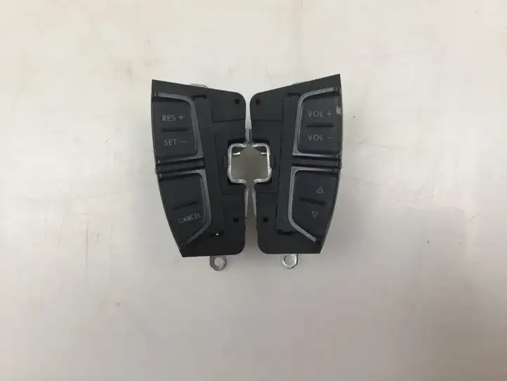 Volkswagen Golf IV (1998 - 2005) 1J0419091CHE Кнопки на рулевом колесе — фото 1