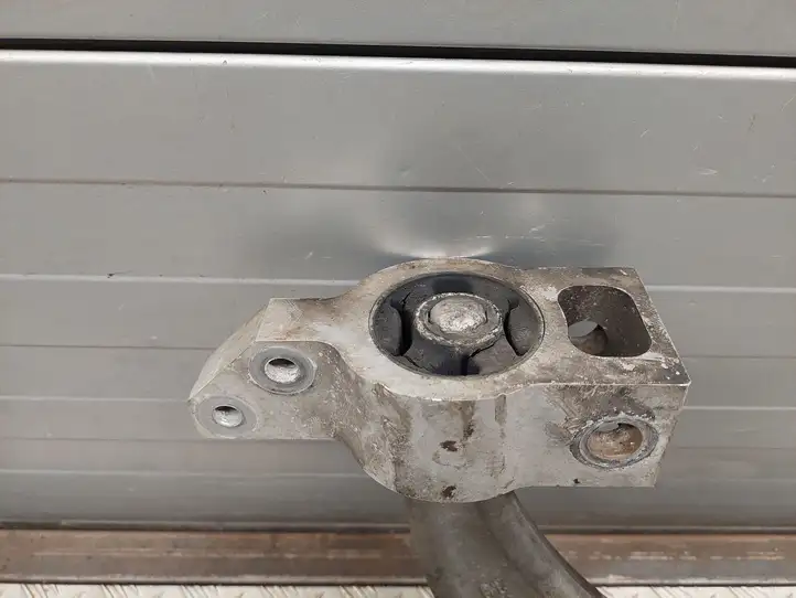 Volkswagen Passat CC (2012 - 2017)  3C0407151G Вилы