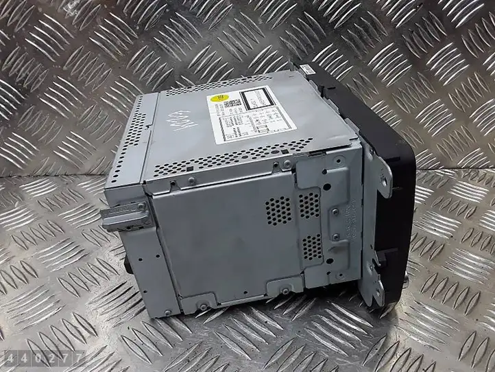 Volkswagen PASSAT B6 (2005 - 2010)  7612032080 Радио/ проигрыватель CD/DVD / навигация