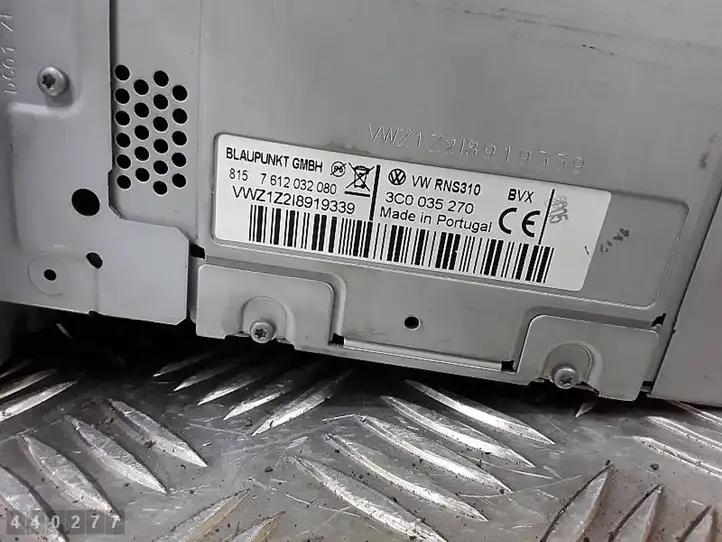 Volkswagen PASSAT B6 (2005 - 2010)  7612032080 Радио/ проигрыватель CD/DVD / навигация