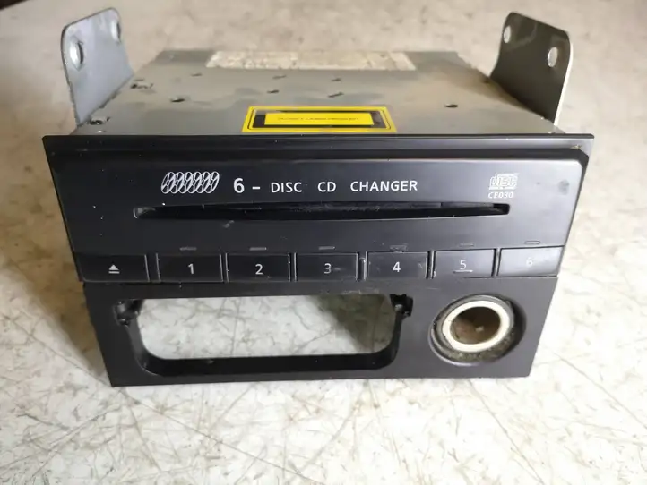 Nissan X-Trail T30 (2001 - 2007) 281844M560 CD/DVD чейнджер — фото 1