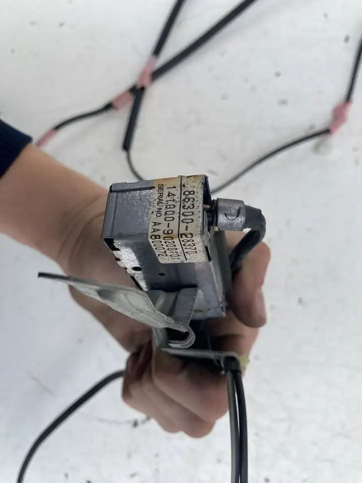 Toyota Previa (XR30, XR40) II (2000 - 2006) 8630028370 Усилитель антенны — фото 8