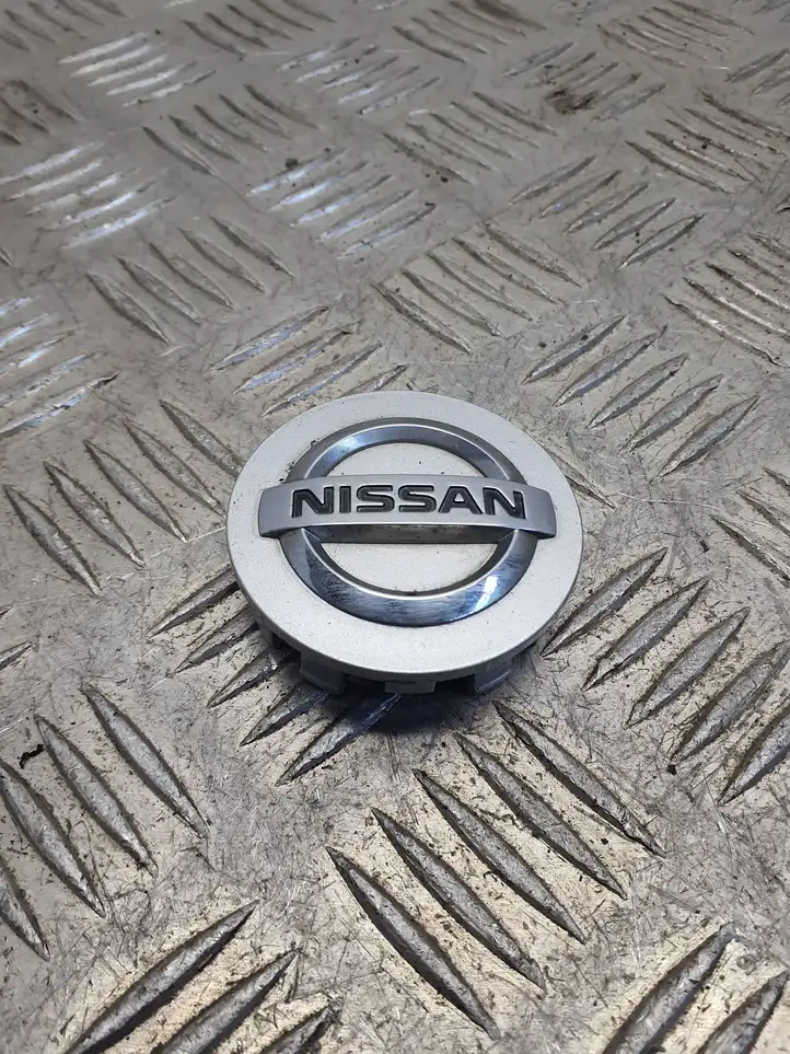 Nissan Qashqai (2013 - 2017)  40342ba61Db1 Заводская крышка (крышки) от центрального отверстия колеса
