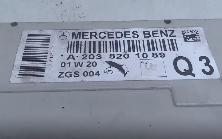 Mercedes-Benz C W203 (2000 - 2007) A2038201089 Усилитель антенны — фото 4