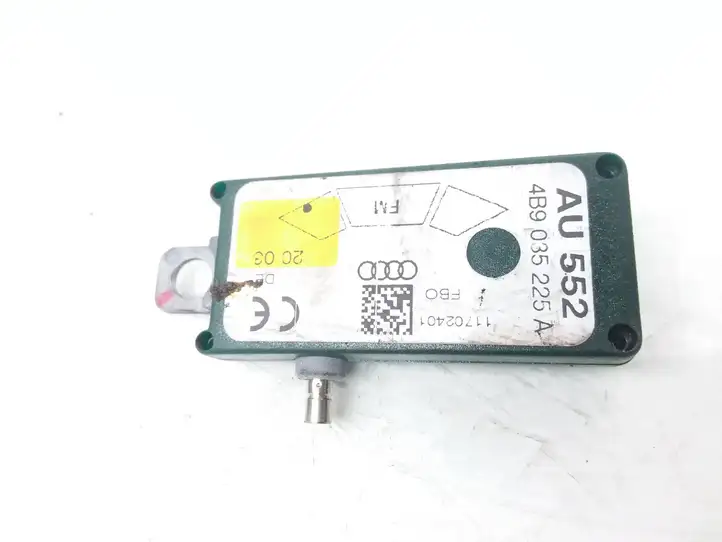 Audi A6 S6 C5 4B (2001 - 2004) 4B9035225A Усилитель антенны — фото 1
