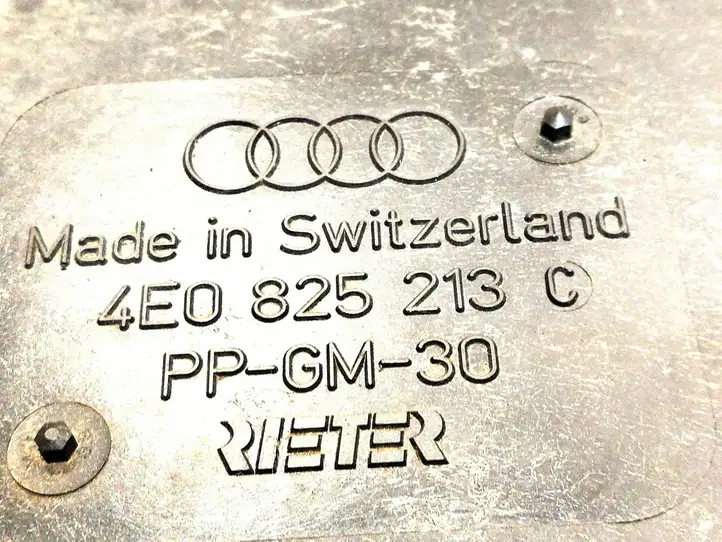 Audi A8 S8 D3 4E (2002 - 2005) 4E0825213C Защита топливного бака — фото 2