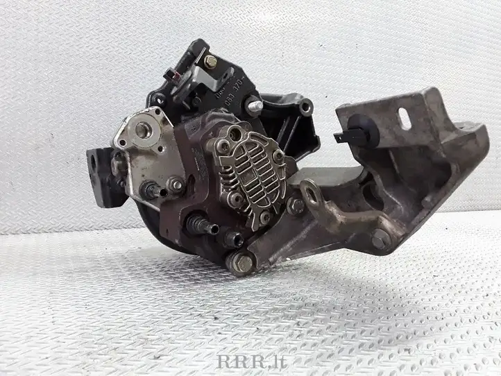 Volvo S40, V40 (2000 - 2004) 8200055072 Топливный насос — фото 3