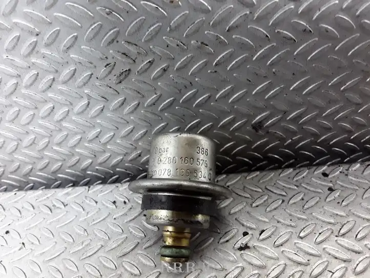 Audi A4 S4 B6 8E 8H (2000 - 2006) 078133534C Регулятор давления топлива — фото 1