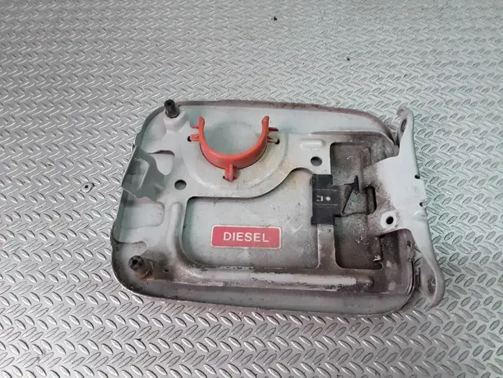 Nissan Крышка топливного бака — фото 2