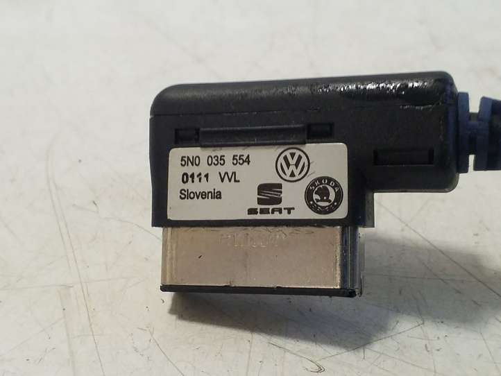 Volkswagen Touareg II (2010 - 2018)  5N0035554 Разъем iPod