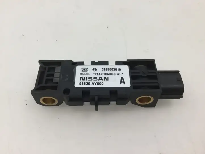 Nissan Primera (2001 - 2008) 98830AY000 Датчик удара SRS — фото 1