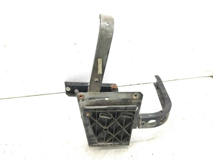 Audi A8 (1999 - 2002)  4D0807254L Балка переднего бампера