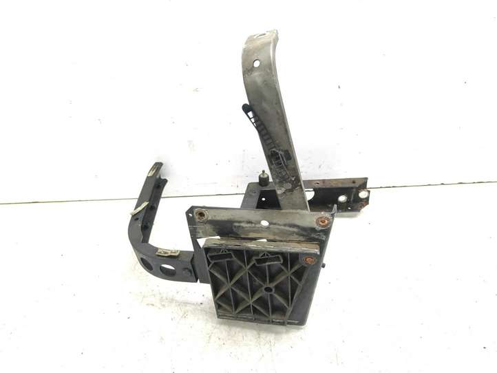 Audi A8 (1999 - 2002)  4D0807253L Балка переднего бампера