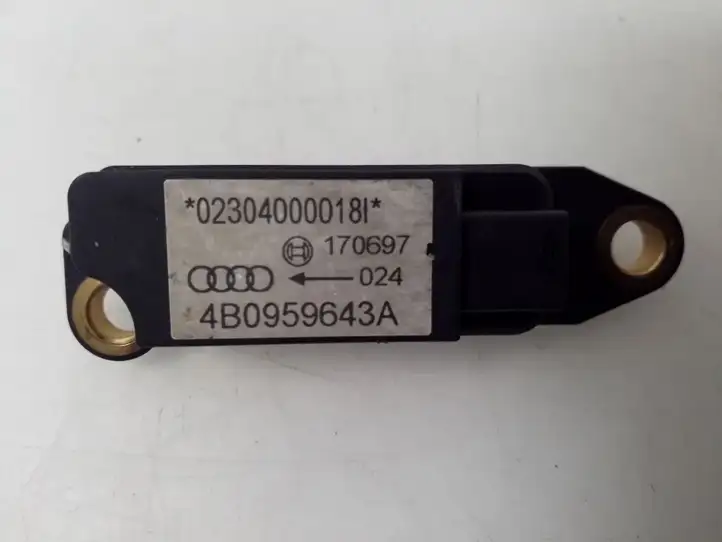 Audi A6 S6 C5 4B (1997 - 2001) 4B0959643A Датчик удара SRS — фото 1