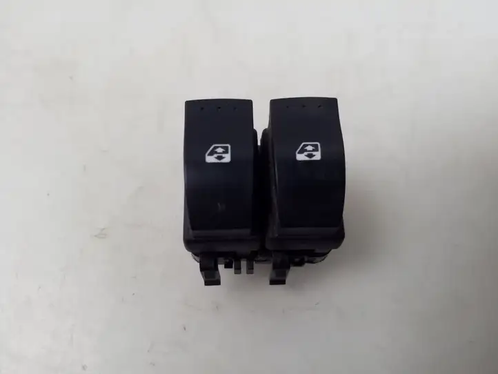 Renault Clio II (2001 - 2005) 060045B Кнопка стеклоподъемников — фото 1