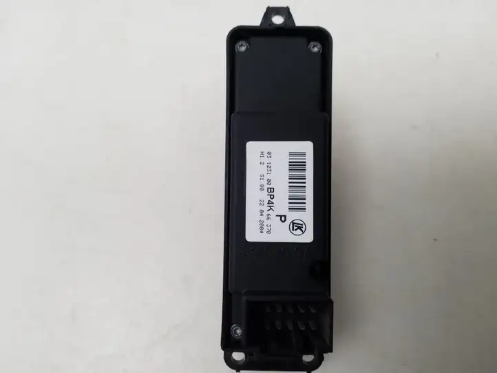 Mazda 3 I (2003 - 2006) BP4K66370 Кнопка стеклоподъемников — фото 3