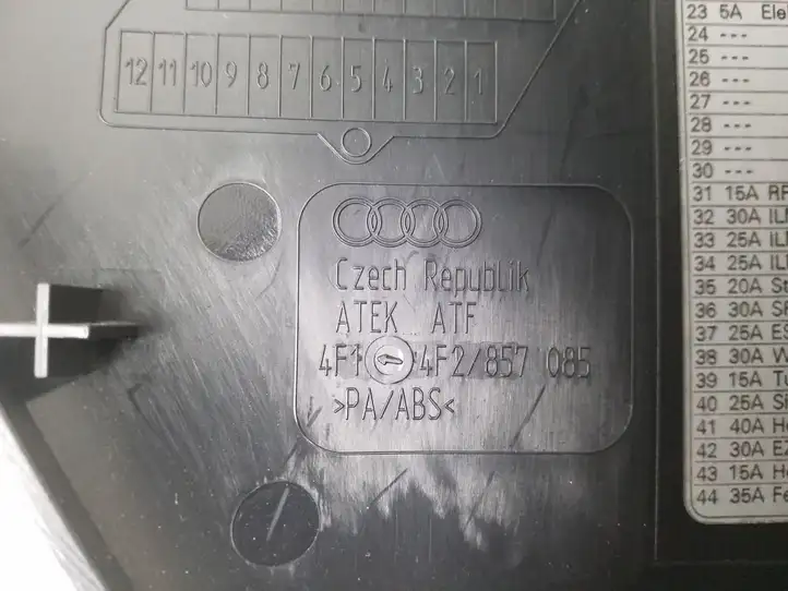 Audi A6 S6 C6 4F (2008 - 2011) 4F2857085 Отделка внутренней панели салона — фото 3