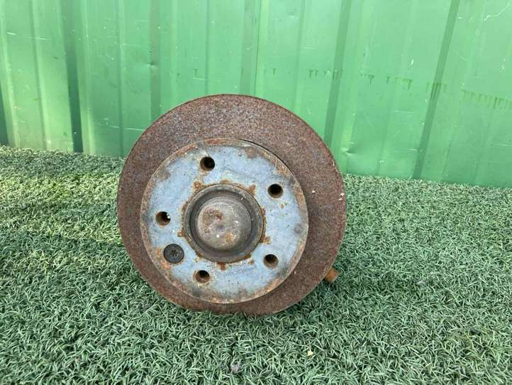 Mercedes-Benz Sprinter W901 W902 W903 W904 (1995 - 2007)  9013320301 Передний поворотный кулак (ступица, цапфа)