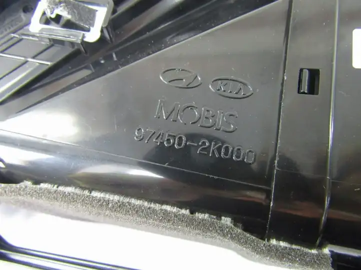 Kia Soul (2011 - 2014) Центральный воздушный дефлектор — фото 4