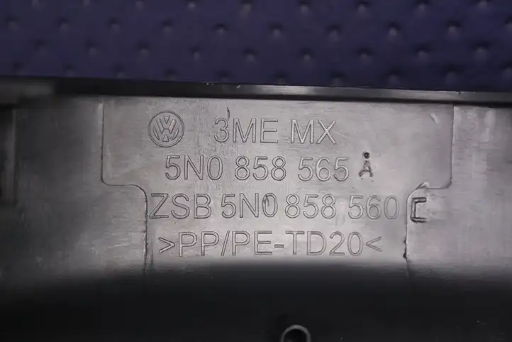 Volkswagen Beetle A5 (2011 - 2018) 5N0858565A Обшивка рулевой колонки — фото 7
