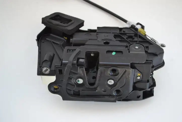 Volkswagen Polo V 6R (2009 - 2015) 5K2837015B Замок ручки двери — фото 2
