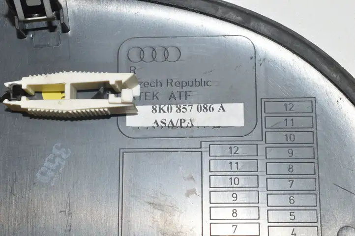 Audi A4 S4 B8 8K (2007 - 2011) 8K0857085A Прочие детали салона — фото 2