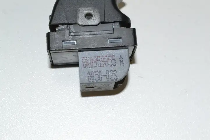 Audi A4 S4 B8 8K (2007 - 2011) 8K0959855 Кнопка стеклоподъемников — фото 4