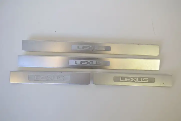 Lexus GS 300 350 430 450h (2004 - 2007) Внутренняя обшивка порога (комплект) — фото 1