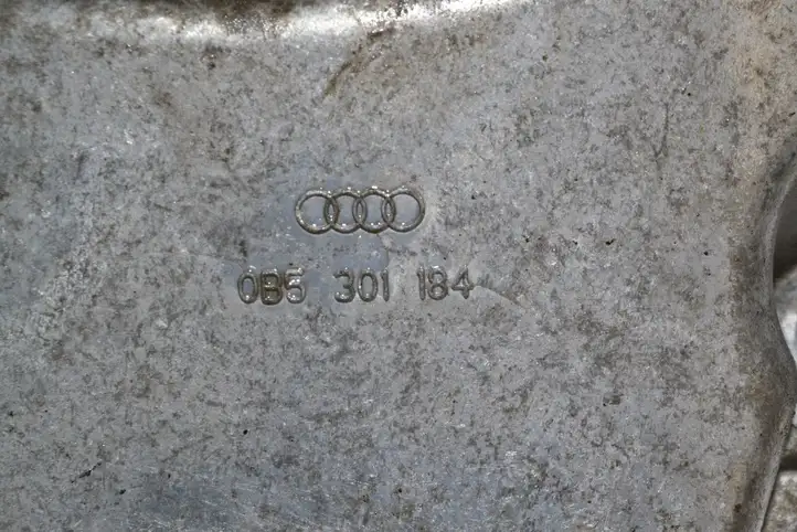 Audi A6 C7 (2011 - 2014) 0B5301184 Прочие детали моторного отсека — фото 3