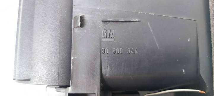 Opel Astra (1998 - 2004)  90560344 Центральный дефлектор