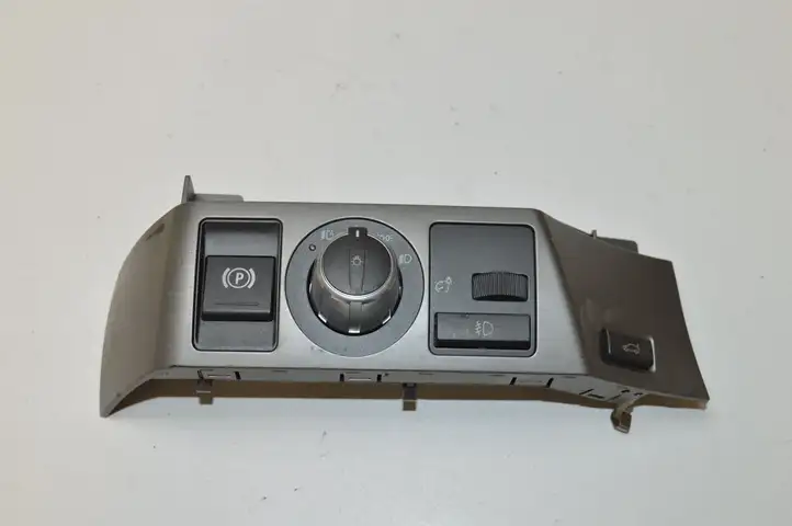 BMW 7 E65 E66 (2001 - 2008) 61316941995 Включатель фонарей — фото 1